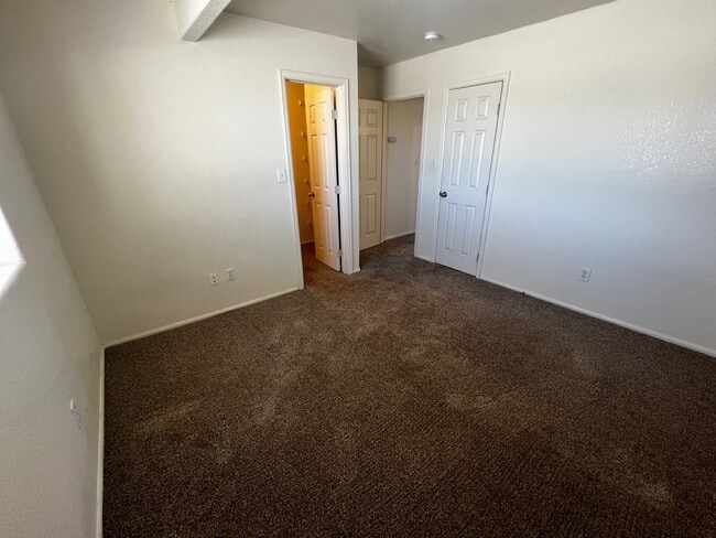 Building Photo - 593 S Aguilar Dr