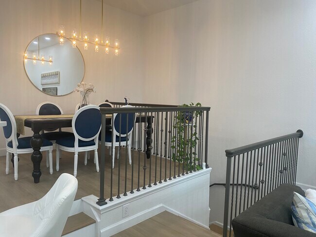 Foto del edificio - 705 Seagate Dr