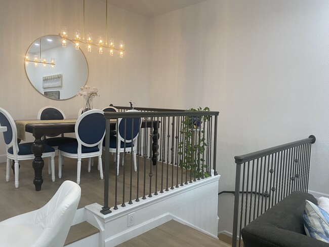 Building Photo - 705 Seagate Dr