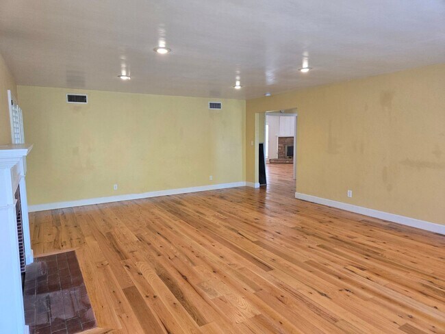 Foto del edificio - Large home near SDSU available immediately.