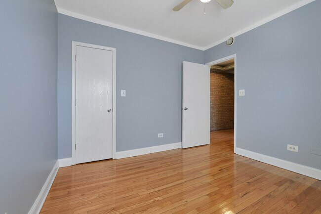 Foto del edificio - 7601 S Emerald Ave