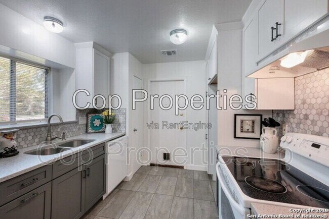 Foto del edificio - 6234 Welles Creek Dr