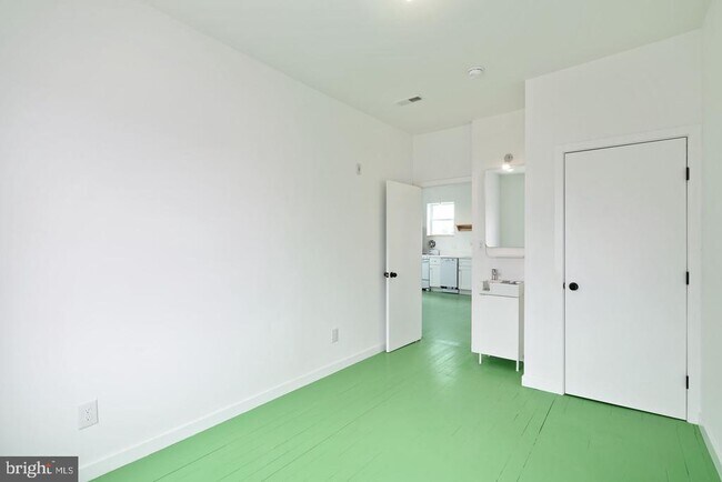 Foto del edificio - 2329 Frankford Ave