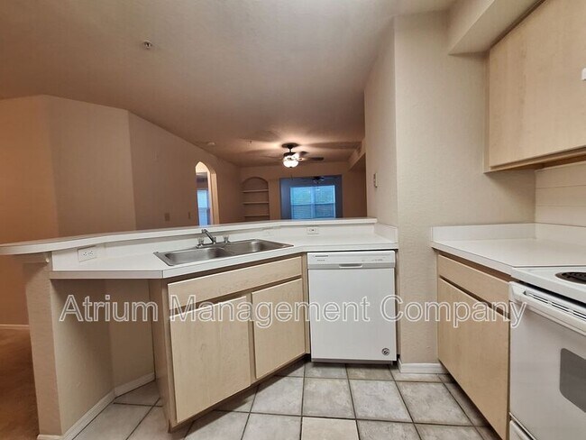 Building Photo - 829 Camargo Way
