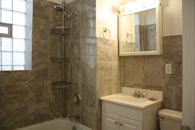 Foto del edificio - 2730 N Monticello Ave