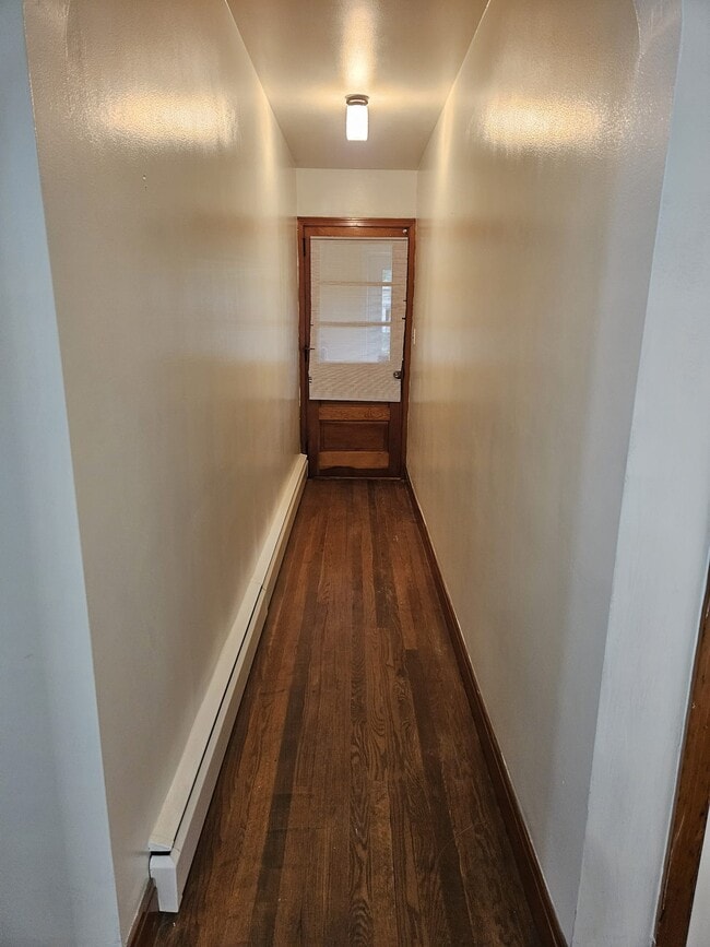 Front entrance hallway. - 244 Vineyard Ave