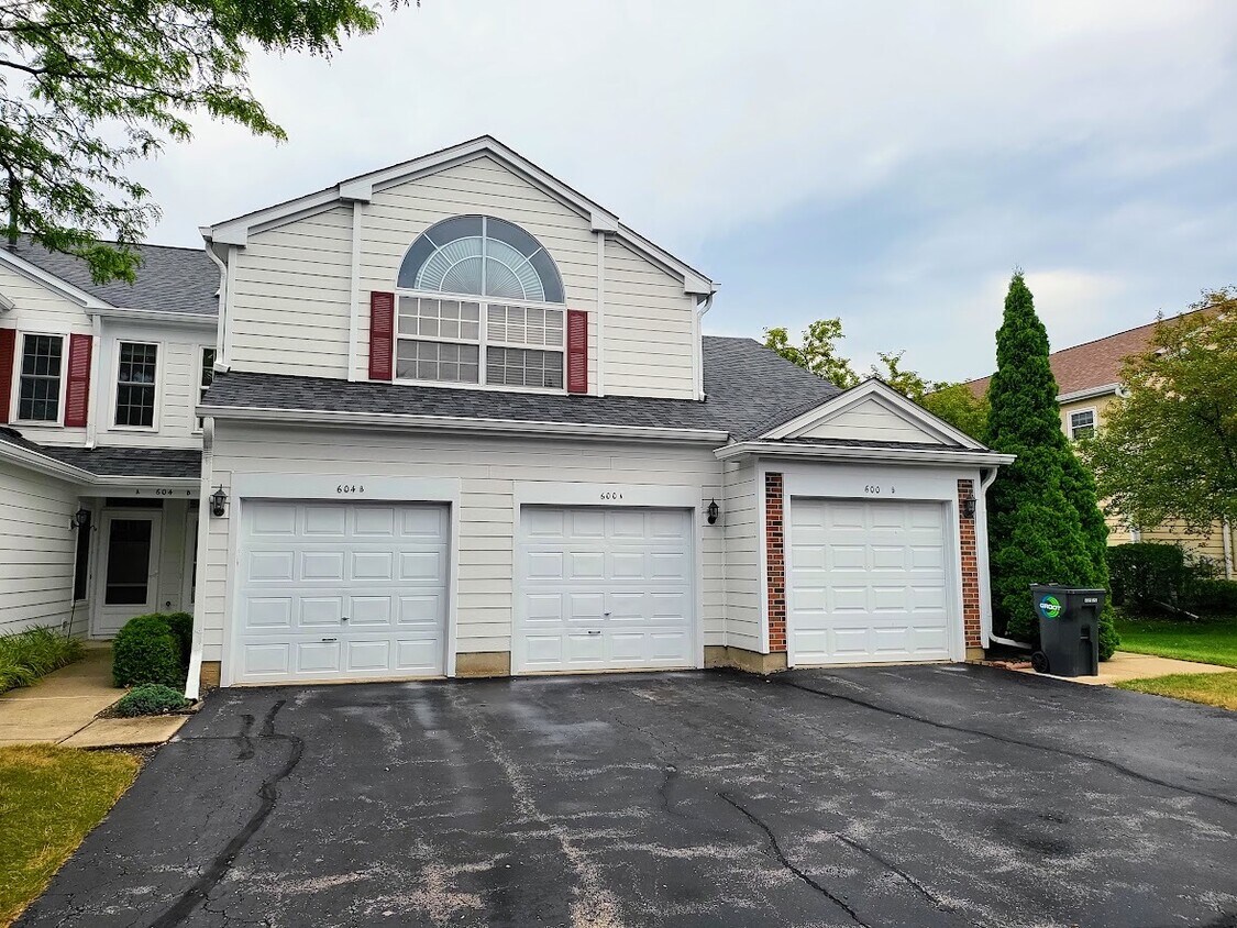 Primary Photo - 600 W Streamwood Blvd