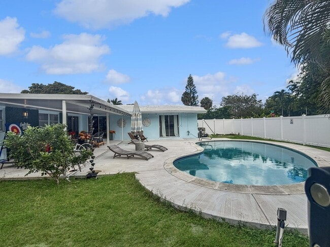 Foto del edificio - 100 SW 17th St