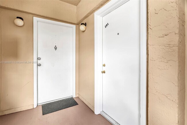 Building Photo - 3945 SW 89th Ave