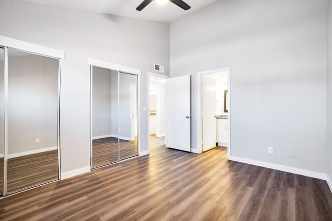 Building Photo - Astero Mesa East