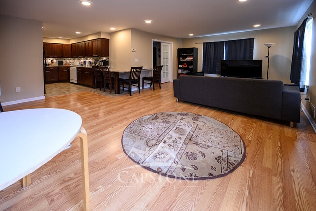 Photo - 12 Colgate Dr (Newark, NJ) Townhome