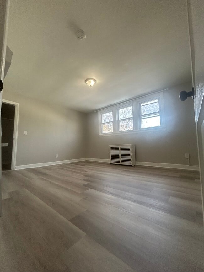 Building Photo - 26 Van Ness Ter