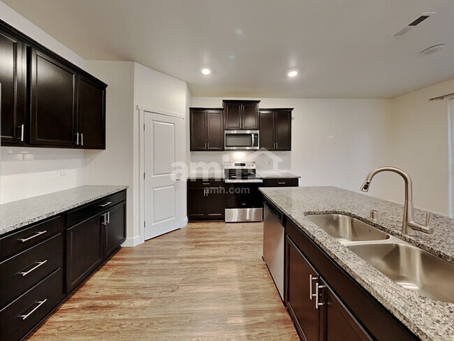 Foto del edificio - 12451 83rd Ave E