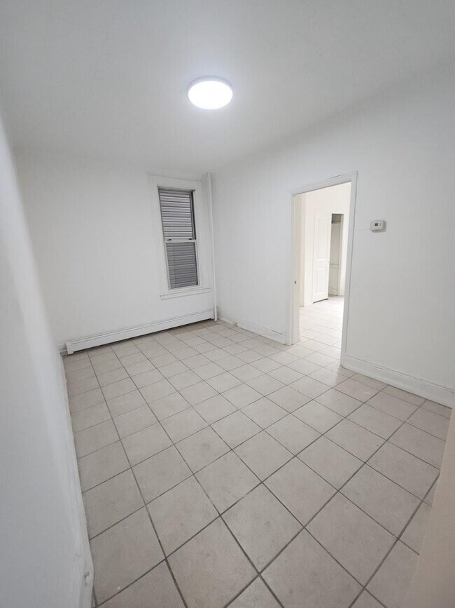 Foto del edificio - 4530 Hudson Ave