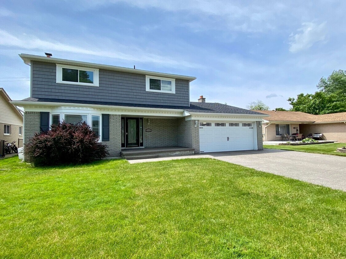 Foto principal - 26311 Tennant St