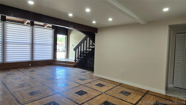 Building Photo - 2421 N 40th Ave