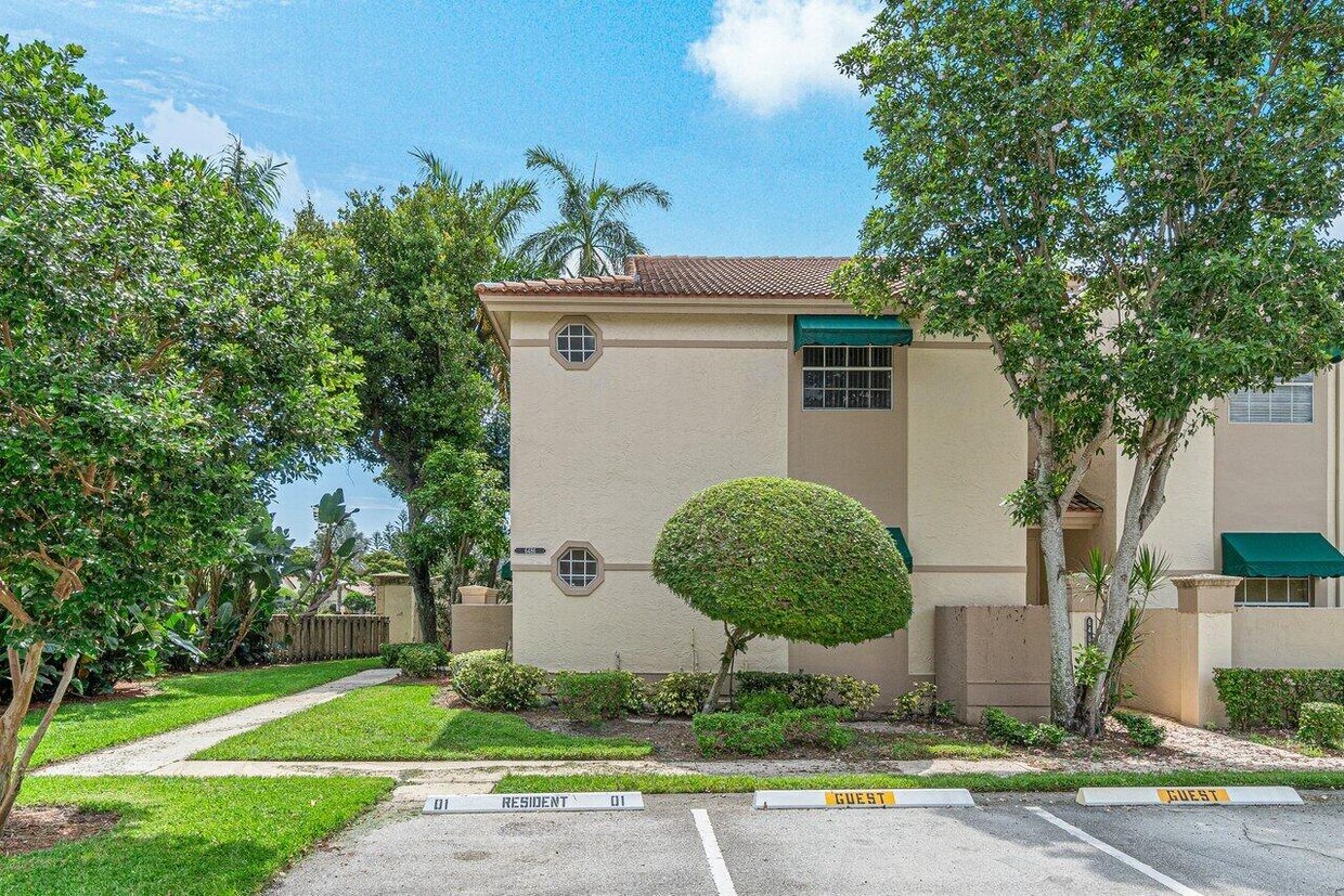 6486 Via Regina Unit 1, Boca Raton, FL 33433 Condo for Rent in Boca