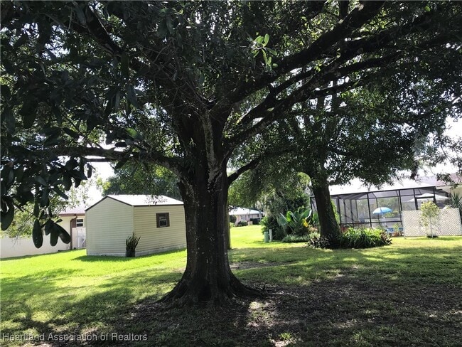 Building Photo - 2728 Queenswood Dr