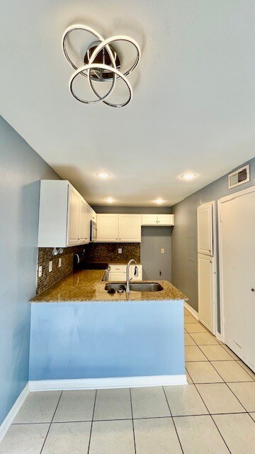 Building Photo - 4242 N Capistrano Dr