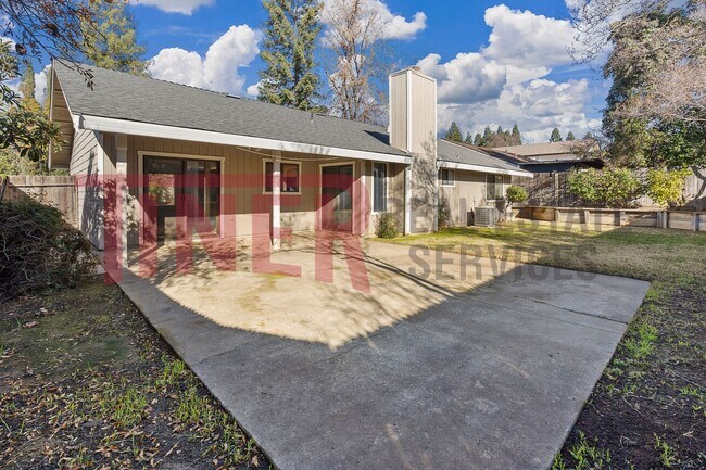 Foto del edificio - Beautiful and spacious 3 bedroom home in S...