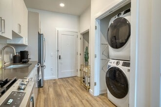 Interior Photo - Alexander Crossing