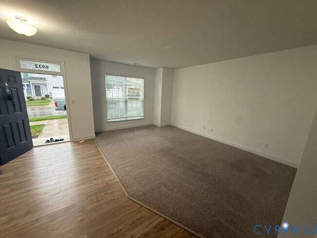 Foto del edificio - 6932 Leire Ln