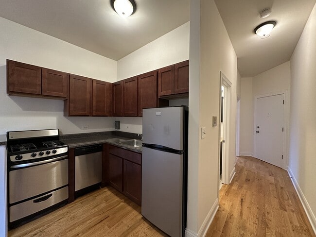 Building Photo - 830 W Newport Ave