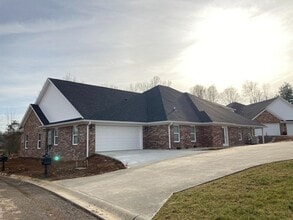 Building Photo - 116 Legacy Ct