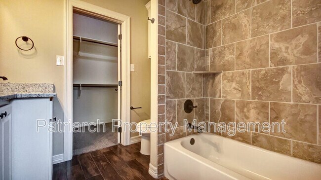 Building Photo - 1309 Foster Ave