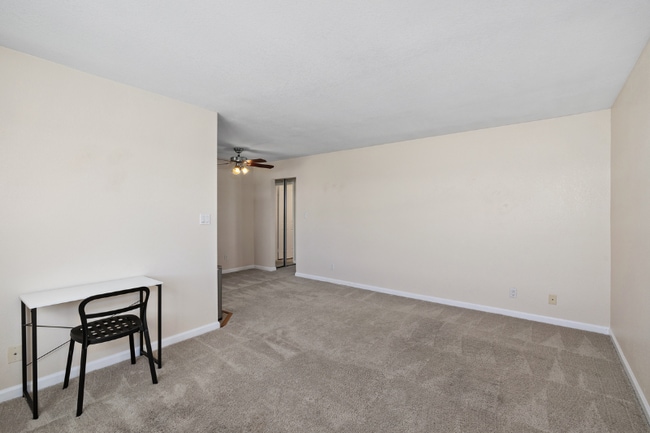 Foto del edificio - 6602 Beadnell Way