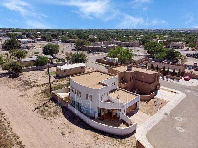 Foto del edificio - 2100 San Venito Rd NW