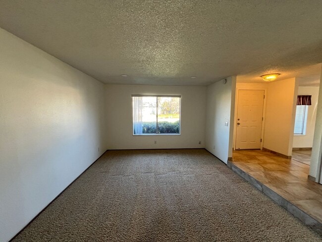 Building Photo - 8224 Canyon Oak Dr