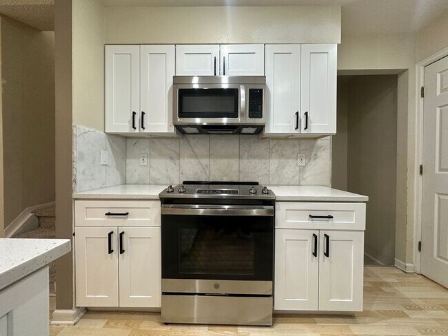 Building Photo - 7373 E Iowa Ave