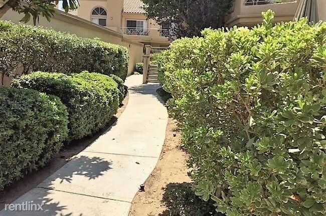 Building Photo - 2 br, 2 bath Condo - 23709 Del Monte Dr