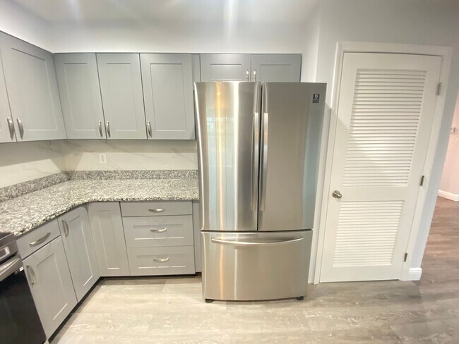 Foto del edificio - 2 bedroom 2 bath condo in desirable Semino...