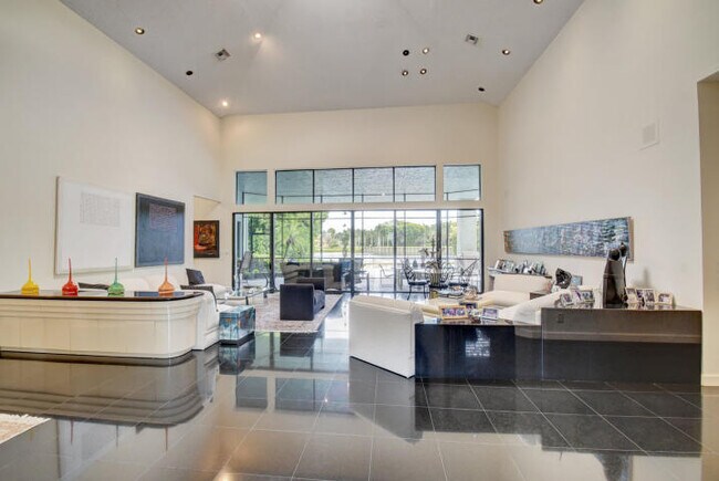 Foto del edificio - 17315 Northway Cir