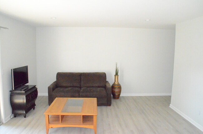 Foto del edificio - 255 Easy St