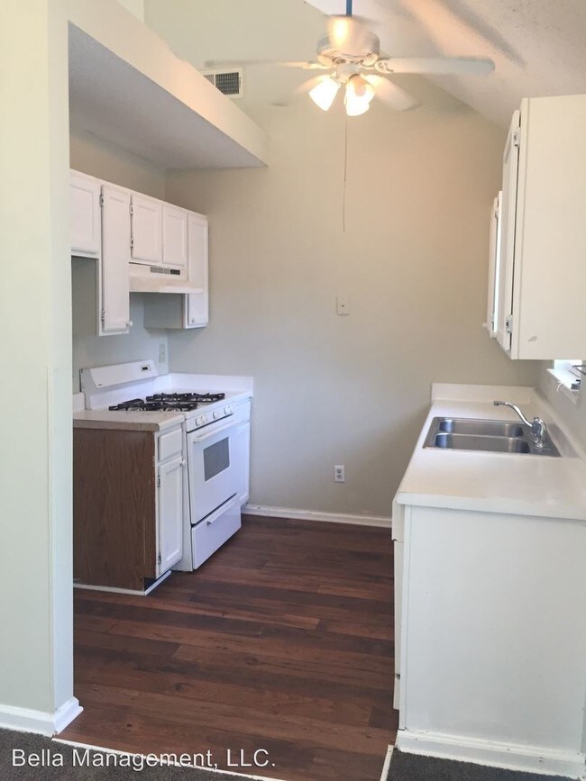 Building Photo - 3 br, 2 bath House - 6437 Phillips Creek Dr