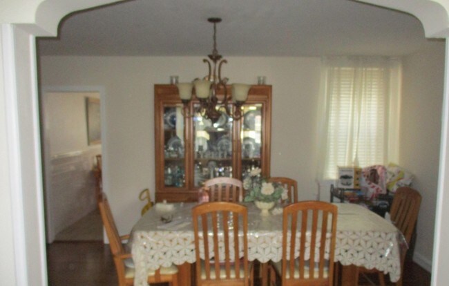 Dining Room - 6600 Tackawanna St