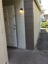 Building Photo - 5999 Village Cir N