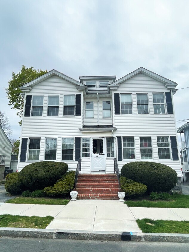 Primary Photo - 19 Pembroke St