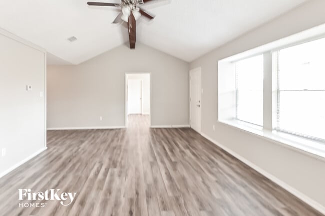 Building Photo - 8222 Streamside Dr