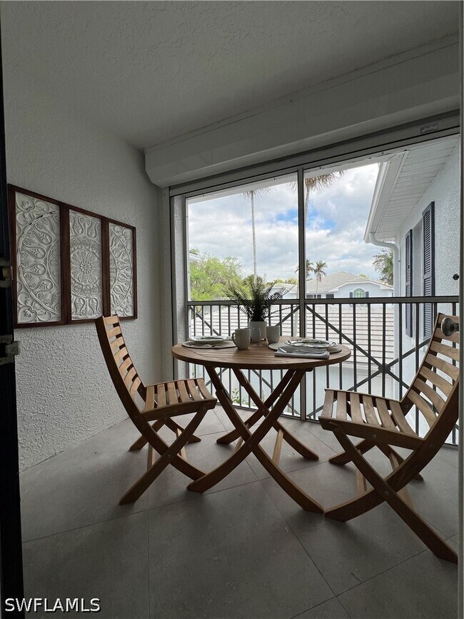 Foto del edificio - 7087 Barrington Cir