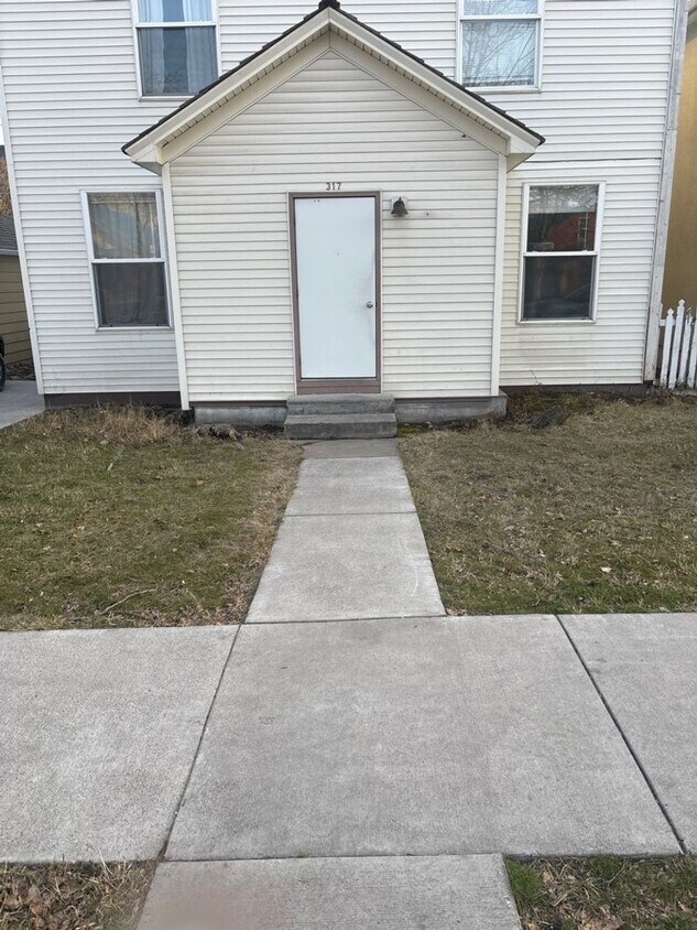 Primary Photo - 317 W Spruce St