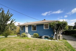 Building Photo - 4444 28th Pl W