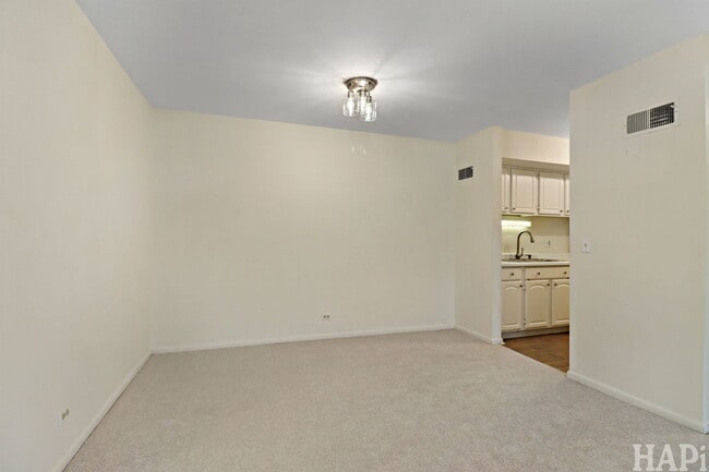 Building Photo - 591 Shorely Dr