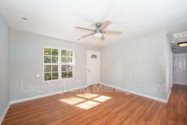 Building Photo - 1737 Bozo Ln