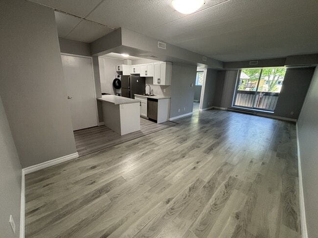 Building Photo - 251 Erb St. W