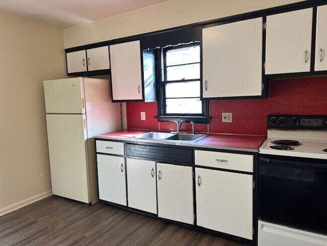 Building Photo - 362 Mulberry St
