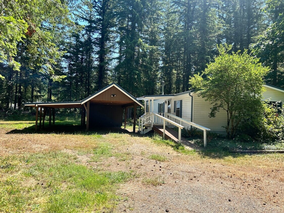 Primary Photo - 2 Bedroom, 1.5 Bathroom Mobile Home in Eve...